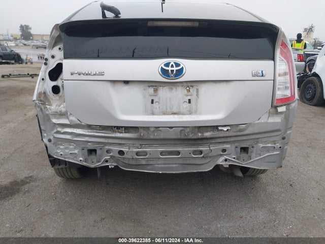 Toyota Prius Two 2015 JTDKN3DU5F0465486 Image 6