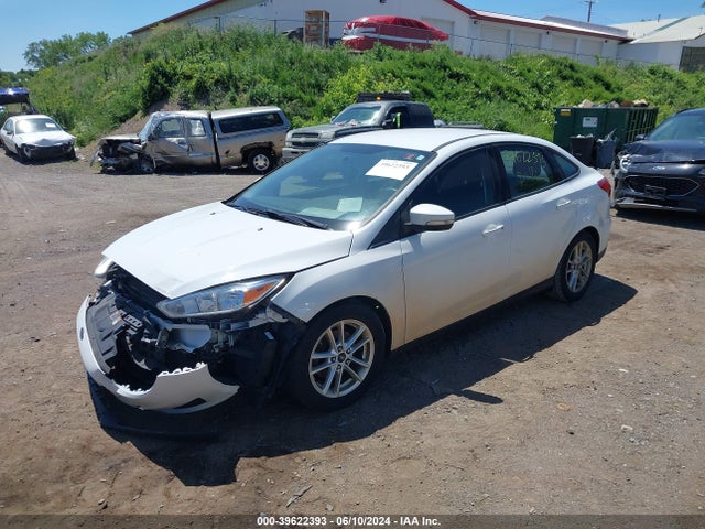 Ford FOCUS SE 2016 1FADP3F2XGL239903 Image 2