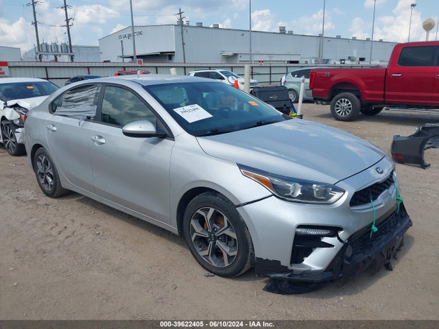 2019 3KPF24AD0KE083890 main image