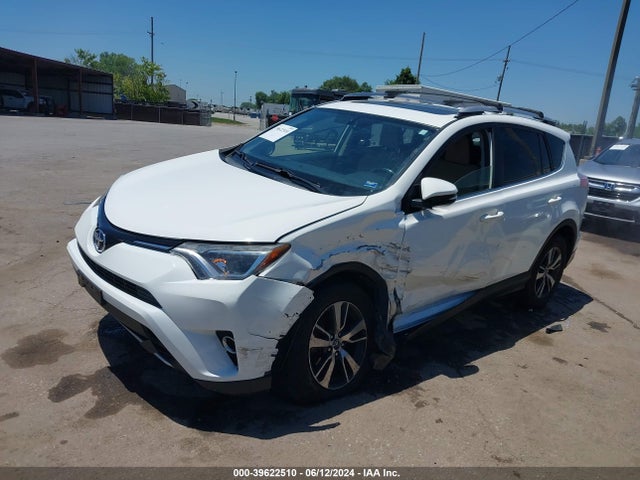 Toyota Rav4 Xle 2016 JTMRFREV9GD183304 Image 2