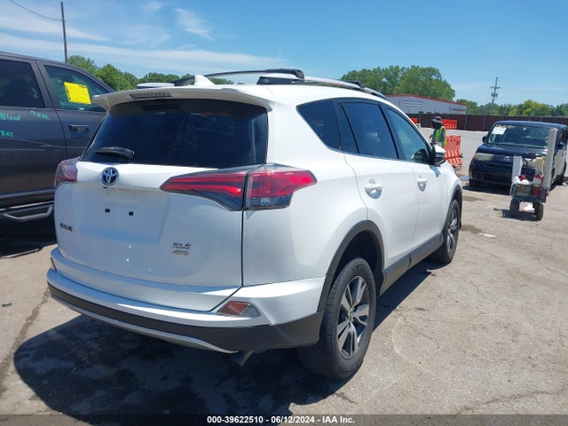Toyota Rav4 Xle 2016 JTMRFREV9GD183304 Image 4