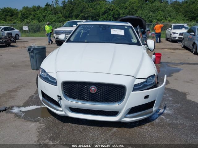 SAJBD4BV5GCY09629 Jaguar Xf 35t Premium