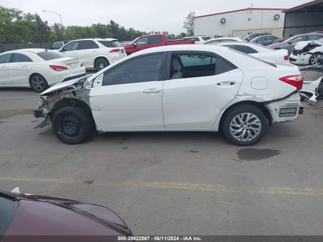 Toyota COROLLA LE 2018 5YFBURHE2JP755336 Image 15