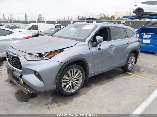 Toyota Highlander Hybrid Platinum 2024 5TDEBRCH7RS603351 Image 2