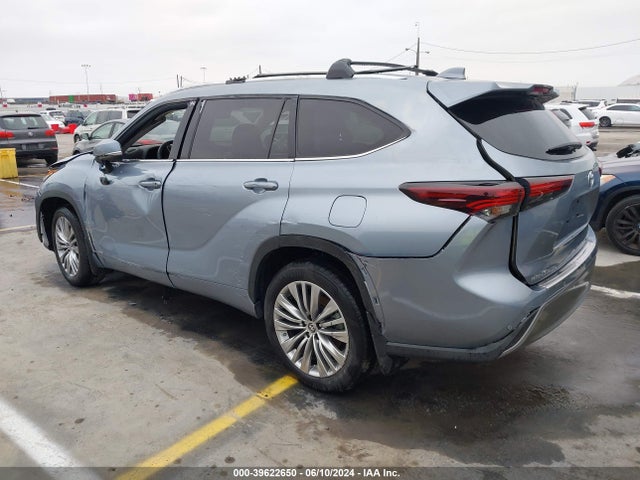 Toyota Highlander Hybrid Platinum 2024 5TDEBRCH7RS603351 Image 3