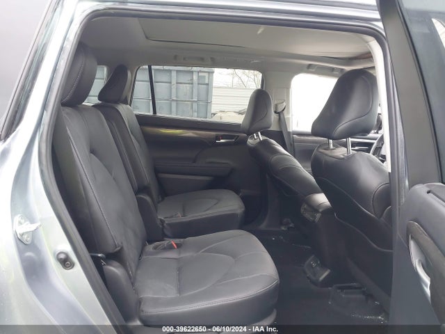 Toyota Highlander Hybrid Platinum 2024 5TDEBRCH7RS603351 Image 8