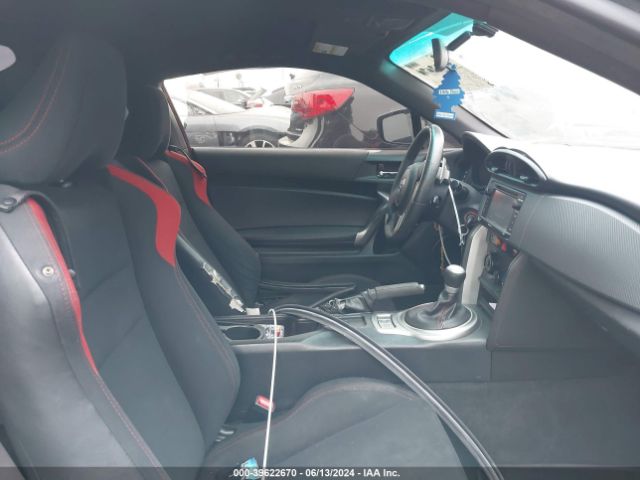 JF1ZNAA19F8704073 Scion FR-S