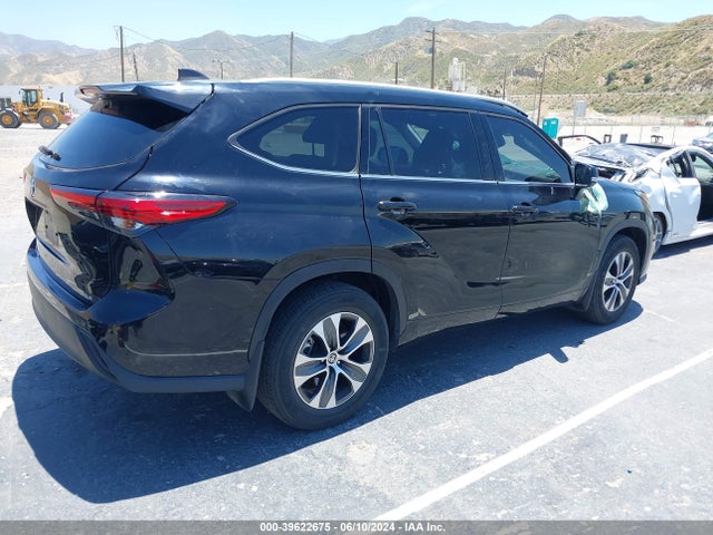 Toyota Highlander Xle 2022 5TDHZRAH0NS559943 Image 4