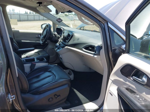 2C4RC1N76JR213701 Chrysler Pacifica Hybrid Limited