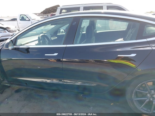 Tesla Model 3 Long Range/mid Range/standard Range/standard Range Plus 2019 5YJ3E1EA1KF422501 Image 13