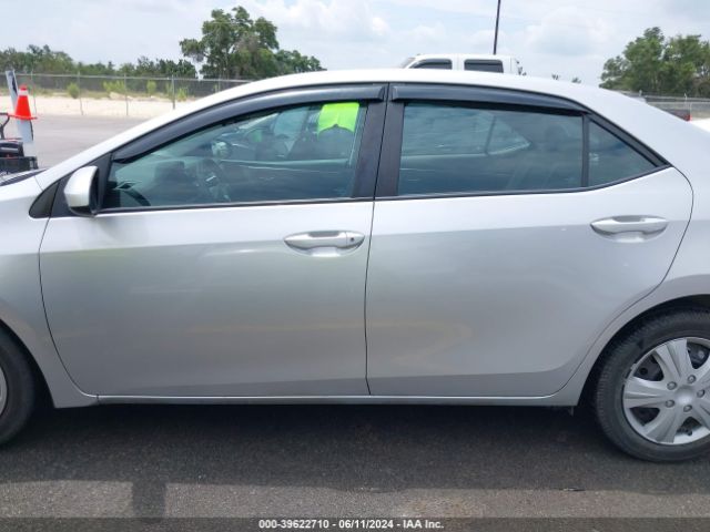 2T1BURHE2KC235977 Toyota COROLLA LE
