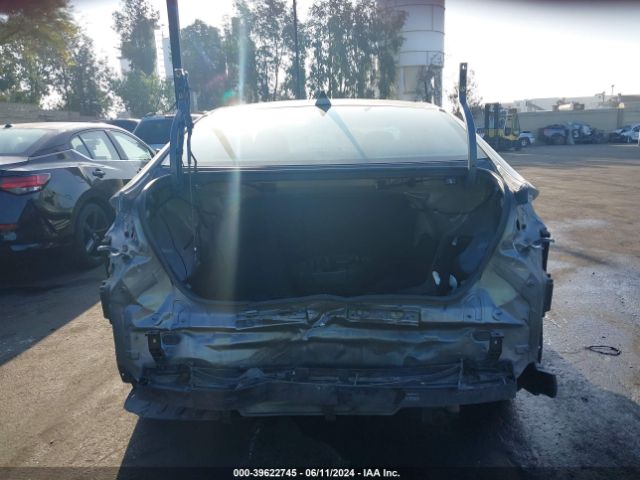 KMHD74LF6HU085916 Hyundai ELANTRA SE