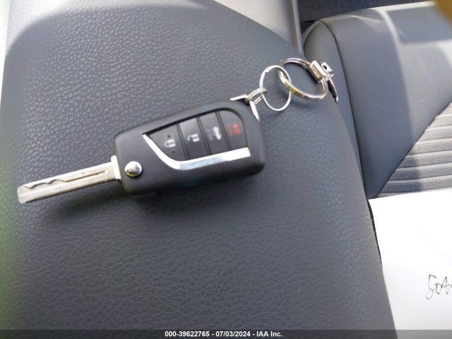 4T1G11AK6NU037275 Toyota CAMRY SE