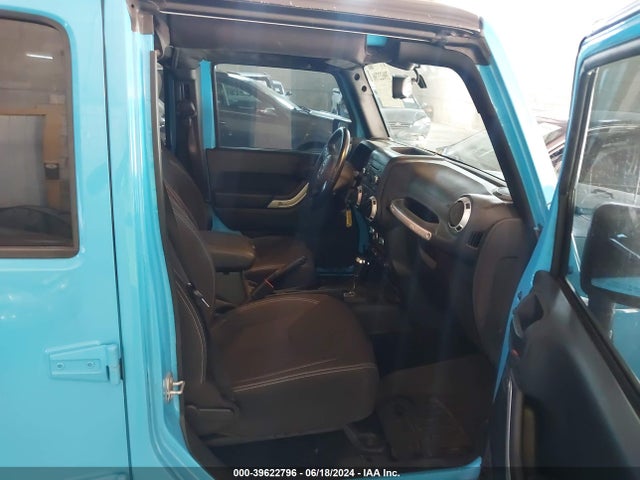 1C4BJWEGXHL734847 Jeep Wrangler Unlimited Sahara 4x4