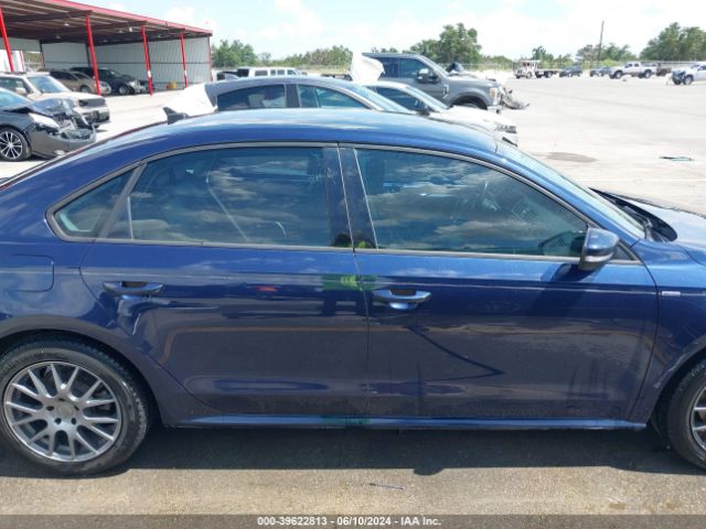 1VWAS7A3XFC035018 Volkswagen Passat 1.8t Wolfsburg Edition