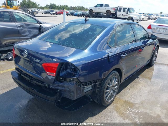 1VWAS7A3XFC035018 Volkswagen Passat 1.8t Wolfsburg Edition