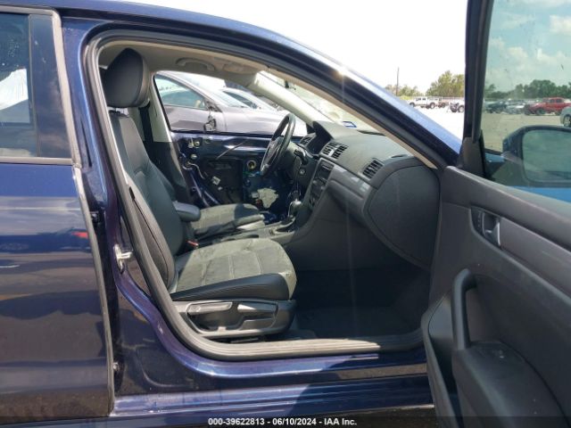 1VWAS7A3XFC035018 Volkswagen Passat 1.8t Wolfsburg Edition