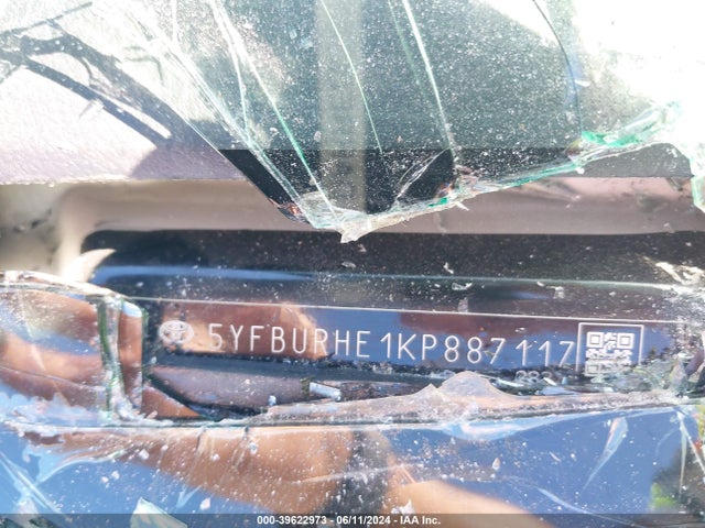 Toyota COROLLA LE 2019 5YFBURHE1KP887117 Image 9
