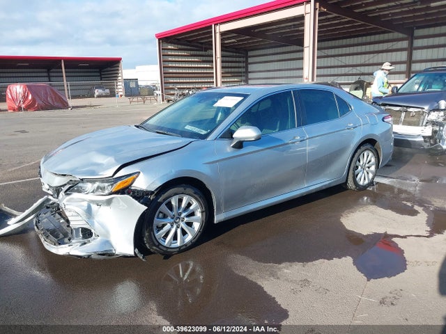 Toyota CAMRY L 2018 4T1B11HK3JU035459 Image 2