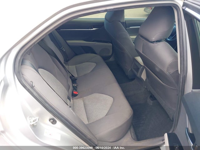 Toyota CAMRY L 2018 4T1B11HK3JU035459 Image 8
