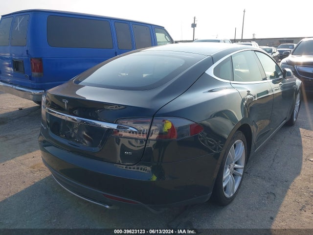 Tesla Model S P85 2014 5YJSA1H19EFP66018 Image 4