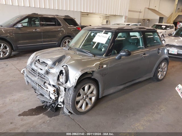 2002 MINI COOPER S WMWRE334X2TD54943 Photo 1