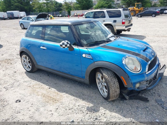 2010 MINI COOPER S WMWMF7C54ATX41183 Photo 0