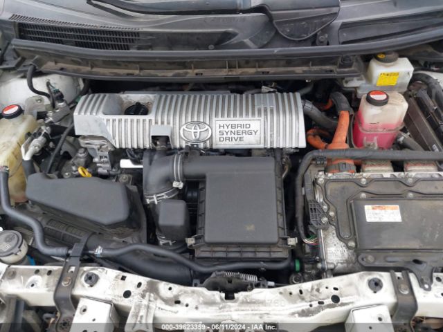 JTDKN3DUXF0455021 Toyota Prius Two