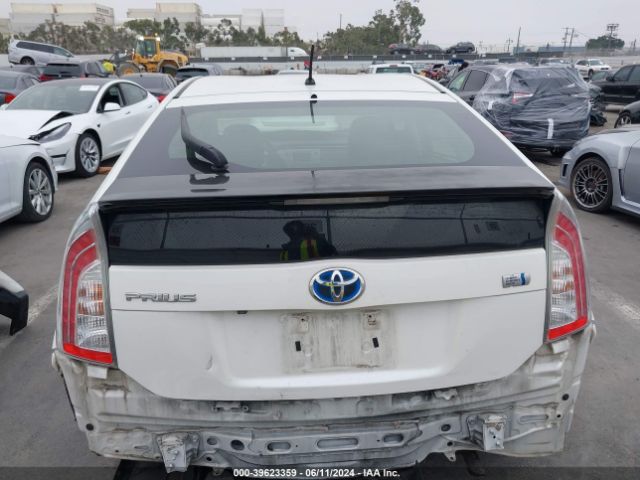 JTDKN3DUXF0455021 Toyota Prius Two