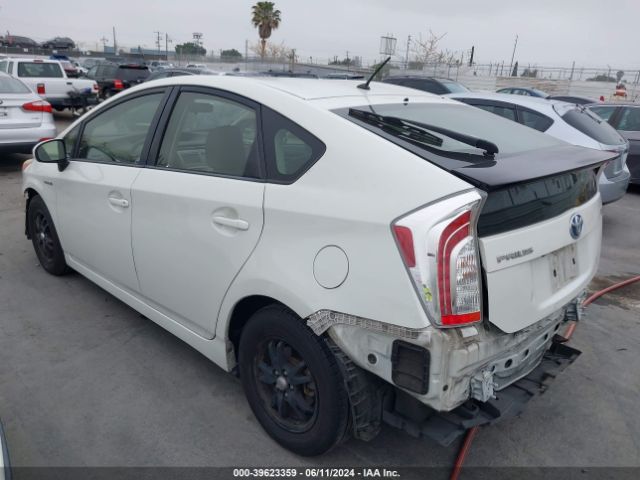 JTDKN3DUXF0455021 Toyota Prius Two