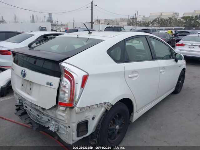JTDKN3DUXF0455021 Toyota Prius Two