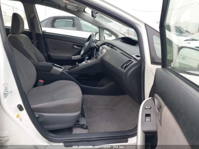 JTDKN3DUXF0455021 Toyota Prius Two