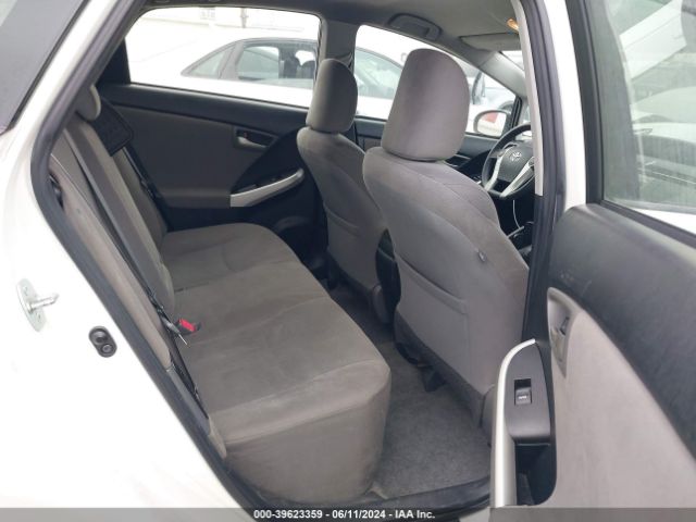 JTDKN3DUXF0455021 Toyota Prius Two