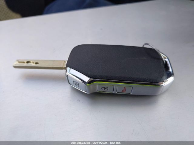 KNDJ23AU2P7839098 KIA SOUL LX