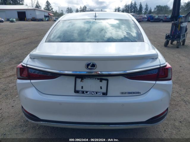 58AD21B18LU007030 Lexus ES 300H