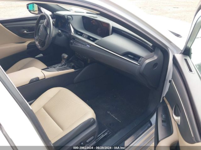 58AD21B18LU007030 Lexus ES 300H