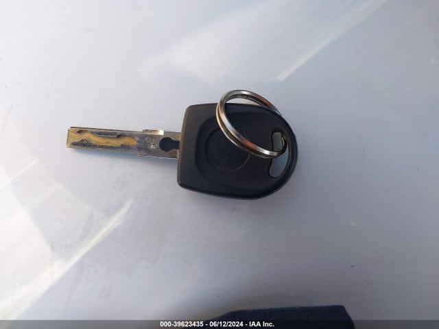 1VWAT7A30GC042073 Volkswagen Passat 1.8t S