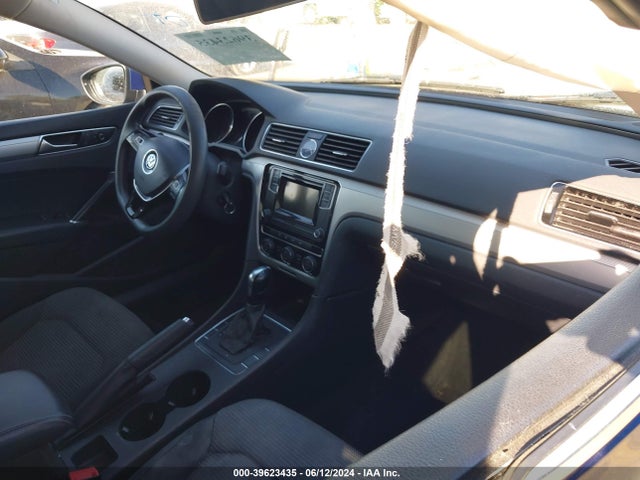 1VWAT7A30GC042073 Volkswagen Passat 1.8t S