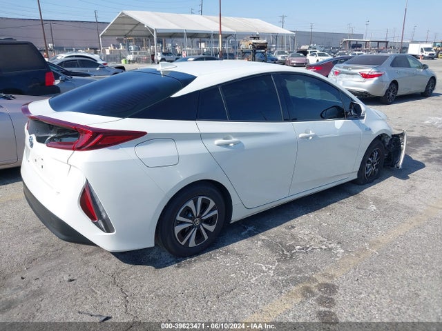 Toyota Prius Prime Premium 2017 JTDKARFPXH3065964 Image 4