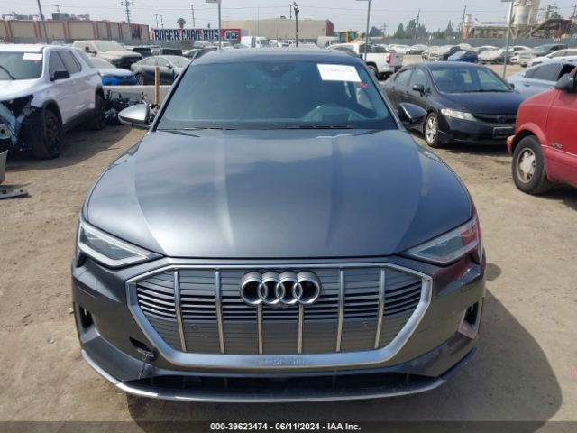 WA1VAAGE2KB007981 Audi E-tron Premium Plus