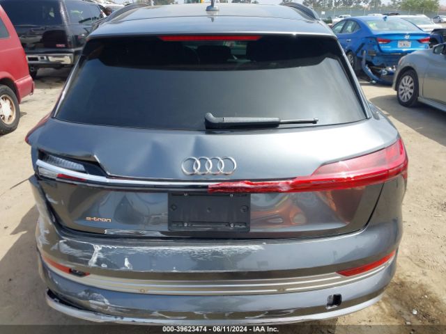 WA1VAAGE2KB007981 Audi E-tron Premium Plus