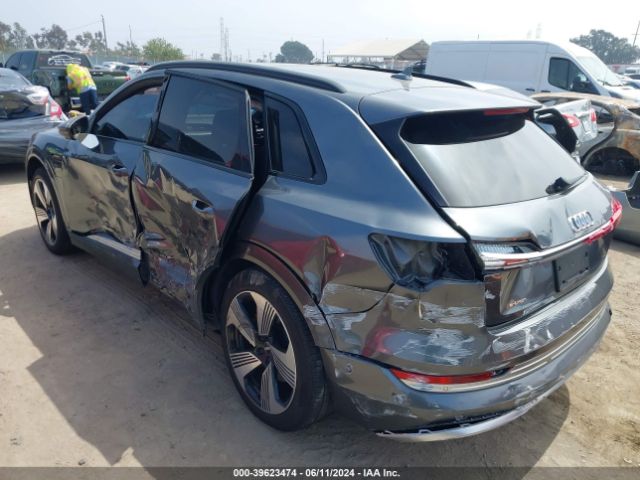 WA1VAAGE2KB007981 Audi E-tron Premium Plus