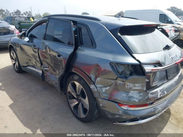 WA1VAAGE2KB007981 Audi E-tron Premium Plus