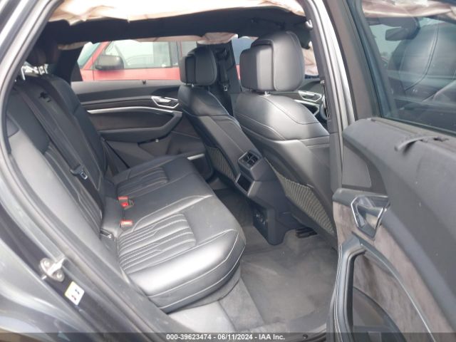 WA1VAAGE2KB007981 Audi E-tron Premium Plus