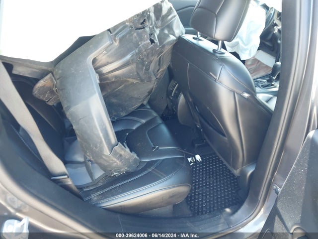 1C4PJMLX4KD318453 Jeep Cherokee Latitude Plus 4x4