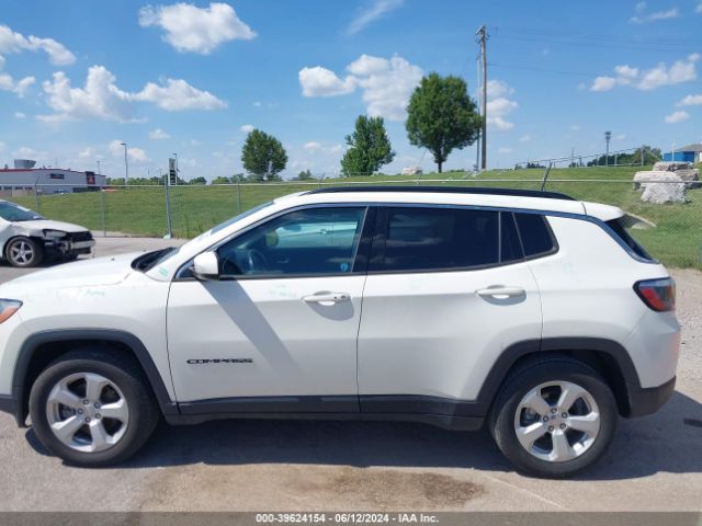 3C4NJCBB4KT749988 Jeep Compass Latitude Fwd