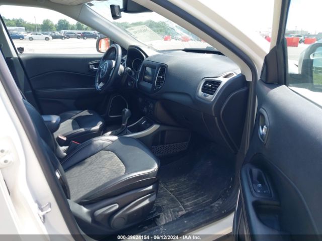3C4NJCBB4KT749988 Jeep Compass Latitude Fwd
