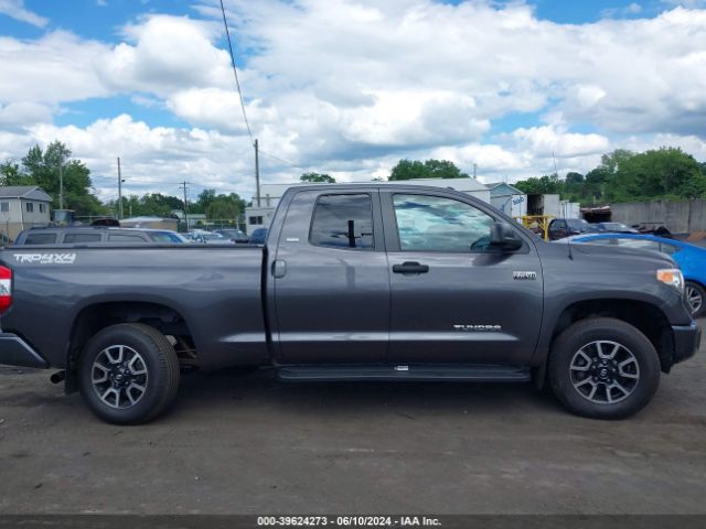 5TFUY5F15EX401520 Toyota Tundra Sr5 5.7l V8
