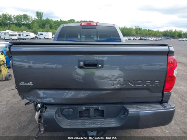5TFUY5F15EX401520 Toyota Tundra Sr5 5.7l V8