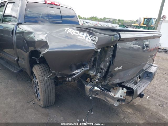 5TFUY5F15EX401520 Toyota Tundra Sr5 5.7l V8